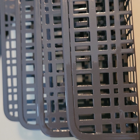 design basics gray coated metal letter holder - Picture 4 of 4